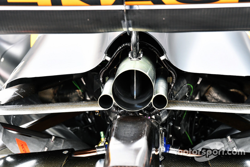 Échappement de la Renault Sport F1 Team RS17