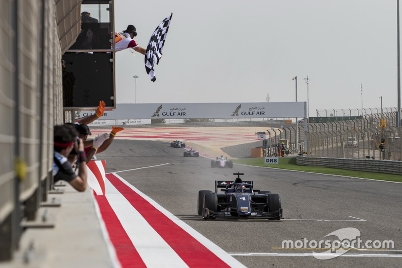 C'est Artem Markelov qui a remporté la victoire...