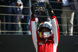 Yarış galibi Sebastian Vettel, Ferrari, Parc Ferme