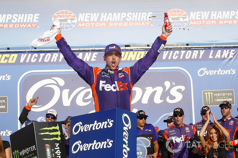 Ganador de la carrera Denny Hamlin, Joe Gibbs Racing Toyota