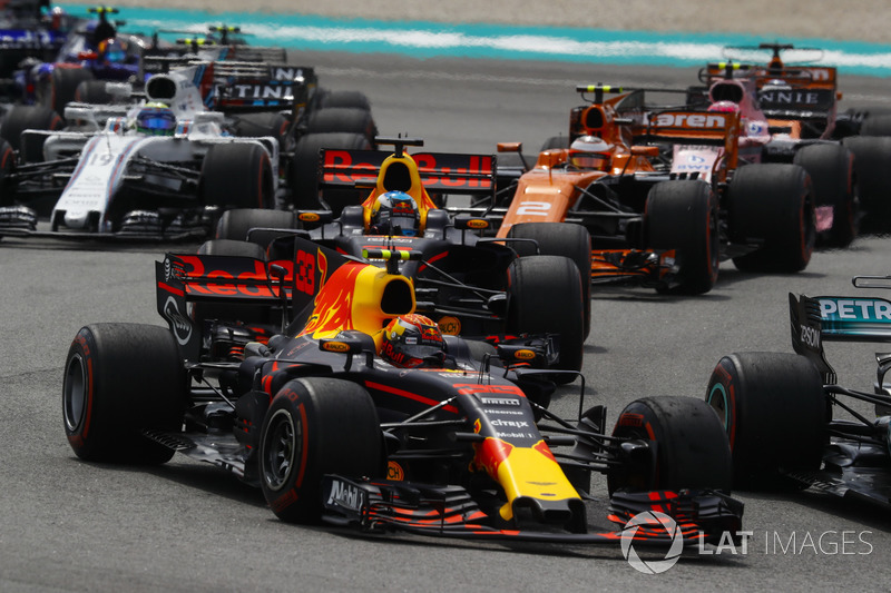 Max Verstappen, Red Bull Racing RB13, Daniel Ricciardo, Red Bull Racing RB13, Stoffel Vandoorne, McLaren MCL32, Sergio Perez, Sahara Force India F1 VJM10, Felipe Massa, Williams FW40 au départ