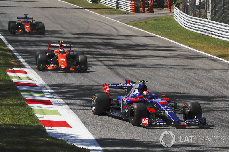 Carlos Sainz Jr., Scuderia Toro Rosso STR12 nat Formula One World Championship, Rd13, Italian Grand Prix, Race, Monza, Italy, Sunday 3 September 2017.