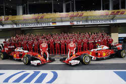 Sebastian Vettel, Ferrari; Kimi Räikkönen, Ferrari