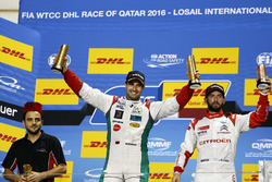 Подіум: переможець Мехді Беннані, Sébastien Loeb Racing, Citroën C-Elysée WTCC; третій призер Хосе М