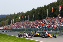 Fernando Alonso, McLaren MCL32, battles, Nico Hulkenberg, Renault Sport F1 Team RS17, Esteban Ocon, Sahara Force India F1 VJM10