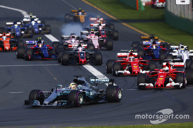 Start: Lewis Hamilton, Mercedes AMG F1 W08, leads Sebastian Vettel, Ferrari SF70H, Kimi Raikkonen, F