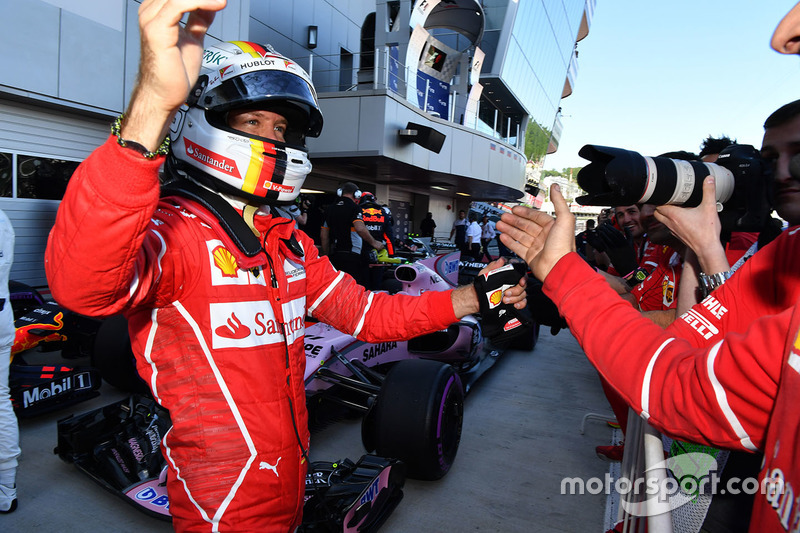 Vettel rompió el monopolio de Mercedes en poles