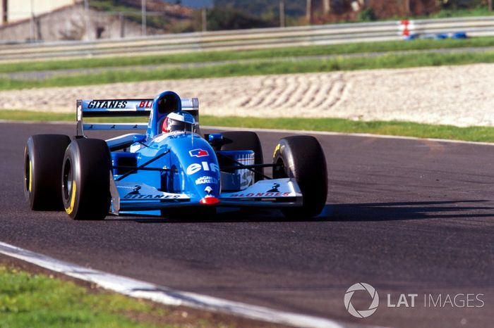 Michael Schumacher a los mandos de Ligier JS39B Renault (1994)