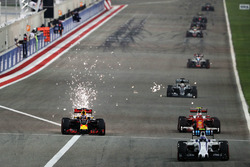 Daniel Ricciardo, Red Bull Racing RB12 en Kimi Raikkonen, Ferrari SF16-H