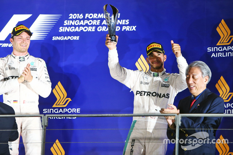 Lewis Hamilton, Mercedes AMG F1 festeggia il suo terzo posto sul podio