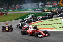 Kimi Raikkonen, Ferrari SF16-H al inicio de la carrera