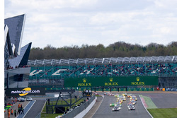 Start: #7 Audi Sport Team Joest Audi R18: Marcel Fässler, Andre Lotterer, Benoit Tréluyer leads