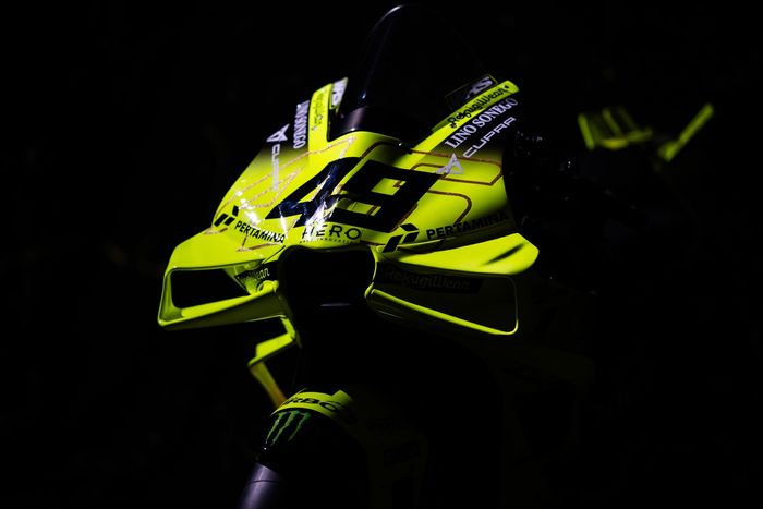 VR46カラーリング 