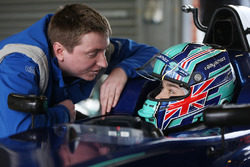 Billy Monger, Carlin'in MSV Formula 3 aracını test ederek tek koltuklu yarışlara geri dönüyor