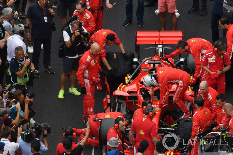 Sebastian Vettel, Ferrari SF71H sur la grille