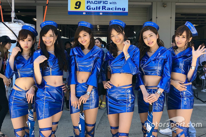 Gulf Racing with Pacific girls