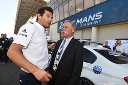 Mark Webber et Chase Carey, directeur exécutif du Formula One Group