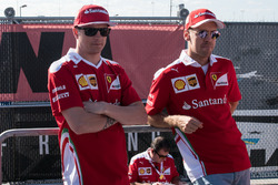 Sebastian Vettel, Ferrari; Kimi Räikkönen, Ferrari