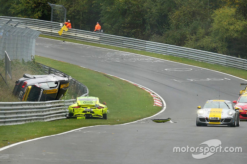 Ongeval Kevin Estre, Matteo Cairoli, Manthey Racing, Porsche 911 GT3-R, Reiner Thomas, Manfred Schmi