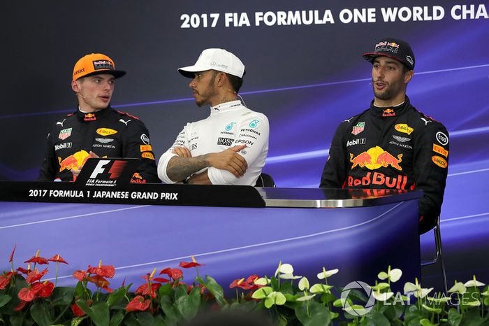 Max Verstappen, Red Bull Racing, Lewis Hamilton, Mercedes AMG F1 and Daniel Ricciardo, Red Bull Racing