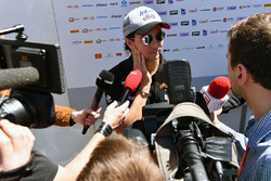 Sergio Pérez, Sahara Force India F1con los medios