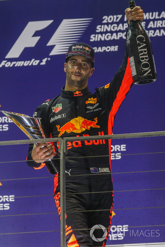 Podium: segundo, Daniel Ricciardo, Red Bull Racing