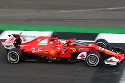Sebastian Vettel, Ferrari SF70H, teste le Bouclier