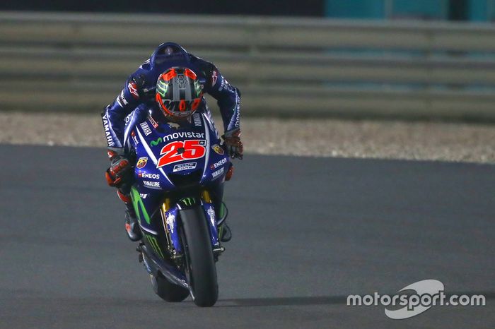 Maverick Viñales, Yamaha Factory Racing, besando su moto