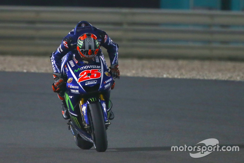 Maverick Viñales, Yamaha Factory Racing, Yamaha'sını öpüyor