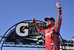 Race winner Justin Allgaier, JR Motorsports Chevrolet in Victory lane