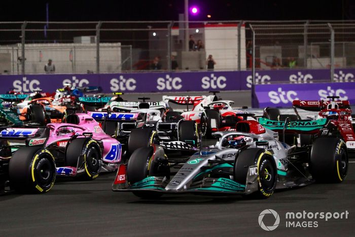George Russell, Mercedes W13, Fernando Alonso, Alpine A522, Valtteri Bottas, Alfa Romeo C42, Pierre Gasly, AlphaTauri AT03