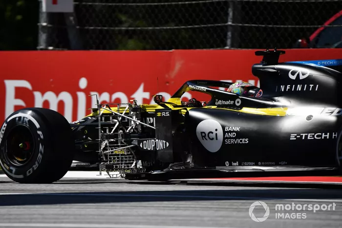 Equipamiento aerodinámico en el coche de Daniel Ricciardo, Renault F1 Team R.S.20