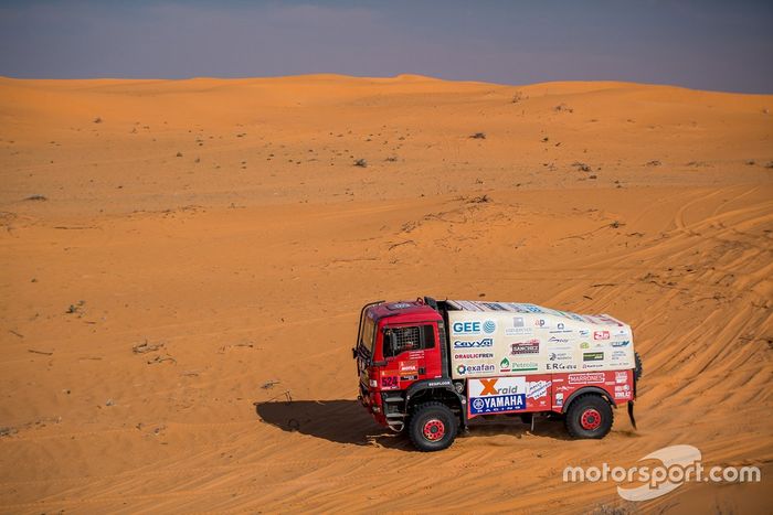#524 Team Boucou MAN: Francesc Ester Fernandez, Javier Jacoste, José Rosa Olivera