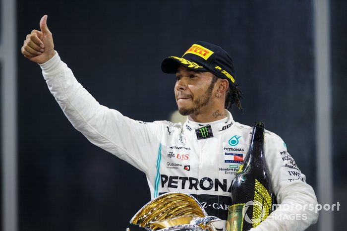 Podio: ganador de la carrera Lewis Hamilton