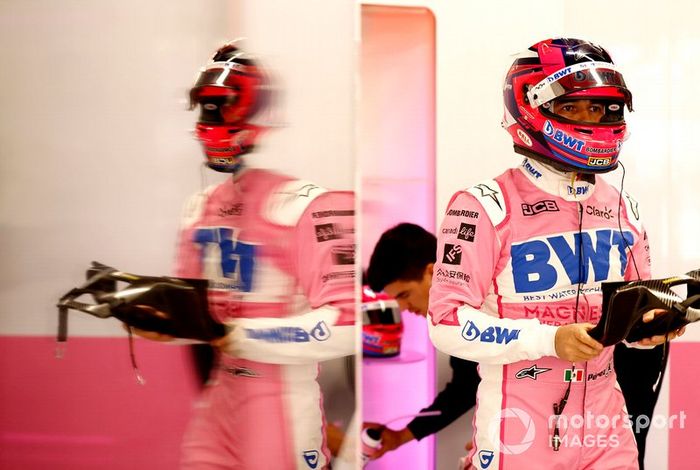 Sergio Perez, Racing Point in the garage before testing