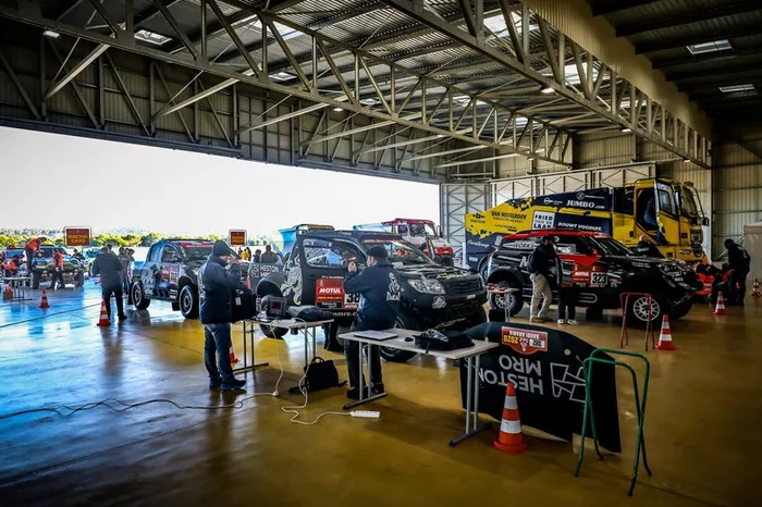 Verificaciones en Paul Ricard antes del embarque del Dakar 2020