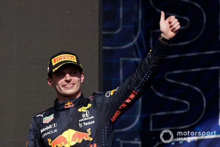 Podio: ganador Max Verstappen, Red Bull Racing, 