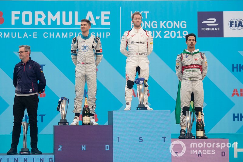 Podiun: race winner Sam Bird, Envision Virgin Racing, second place Edoardo Mortara, Venturi Formula E, third place Lucas Di Grassi, Audi Sport ABT Schaeffler, Chris Gorne, DS Virgin Racing Technical Director