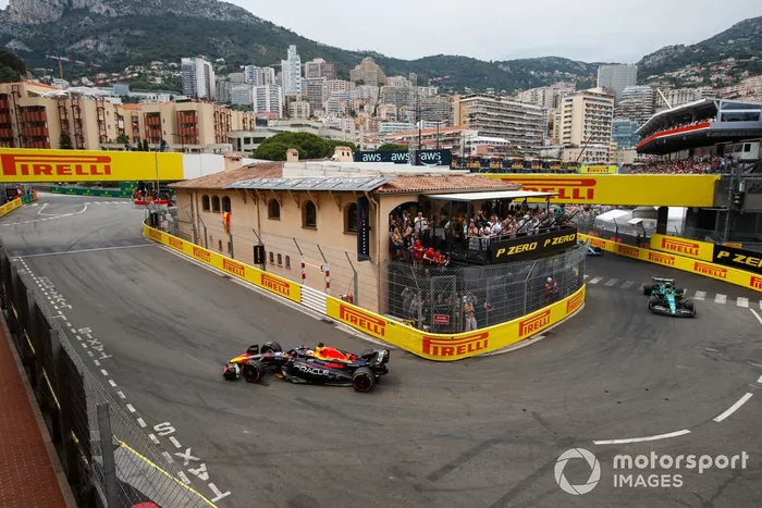 Max Verstappen, Red Bull Racing RB19, Fernando Alonso, Aston Martin AMR23