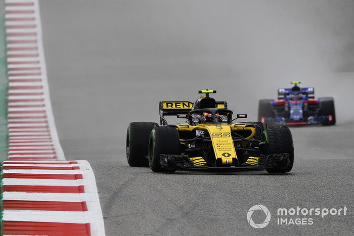 Carlos Sainz Jr, Renault Sport F1 Team R.S. 18 y Pierre Gasly, Scuderia Toro Rosso STR13 