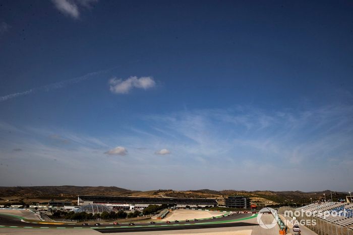 Race start, Toprak Razgatlioglu, Pata Yamaha WorldSBK leads