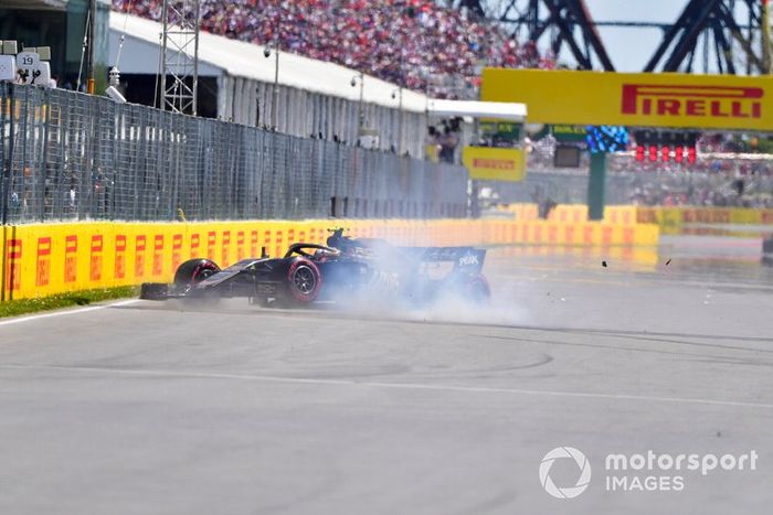 Kevin Magnussen, Haas VF-19 