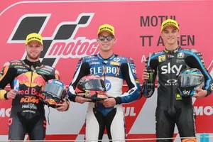 Podium : le vainqueur Augusto Fernandez, Pons HP40, le deuxième Brad Binder, KTM Ajo, le troisième Luca Marini, Sky Racing Team VR46