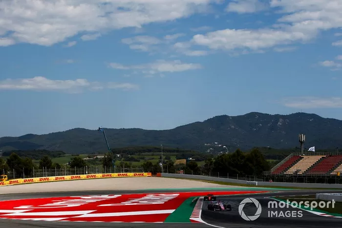 Sergio Perez, Racing Point RP19, leads Sebastian Vettel, Ferrari SF90