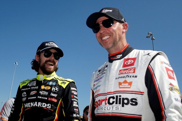 Ryan Blaney, Team Penske Ford, Denny Hamlin, Joe Gibbs Racing Toyota