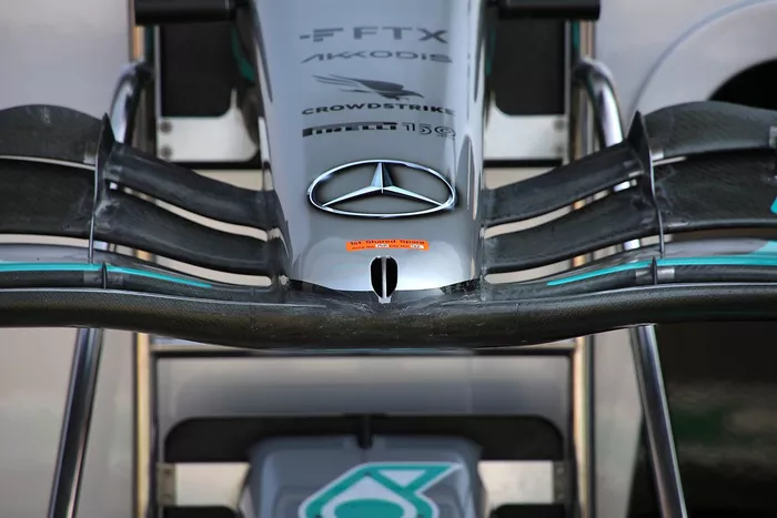 Alerón delantero del Mercedes W13