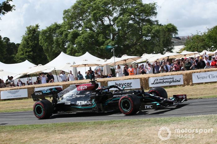 George Russell, Mercedes W10