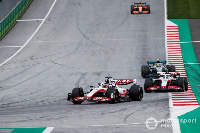 Kevin Magnussen, Haas VF-22, Mick Schumacher, Haas VF-22 