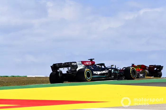 Charles Leclerc, Ferrari SF21, Lewis Hamilton, Mercedes W12