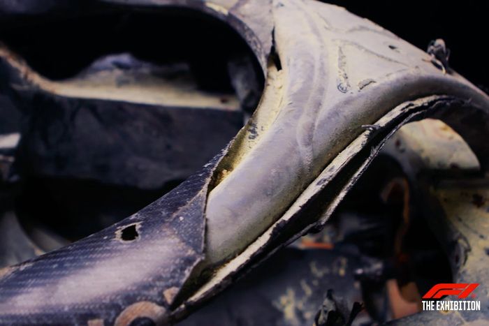 Wrak samochodu Romaina Grosjeana